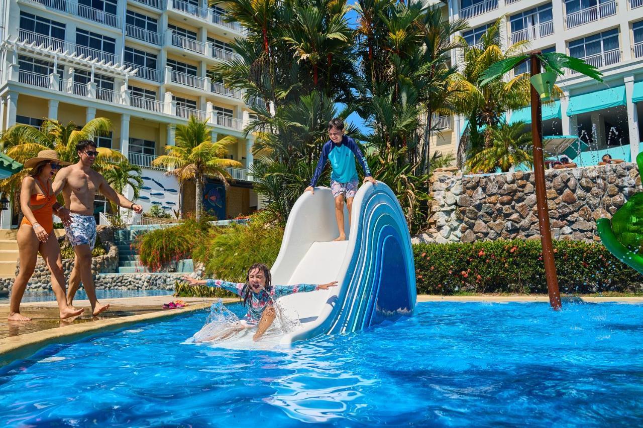 Gran Evenia Bijao Hotel Santa Clara  Luaran gambar A water slide at the pool