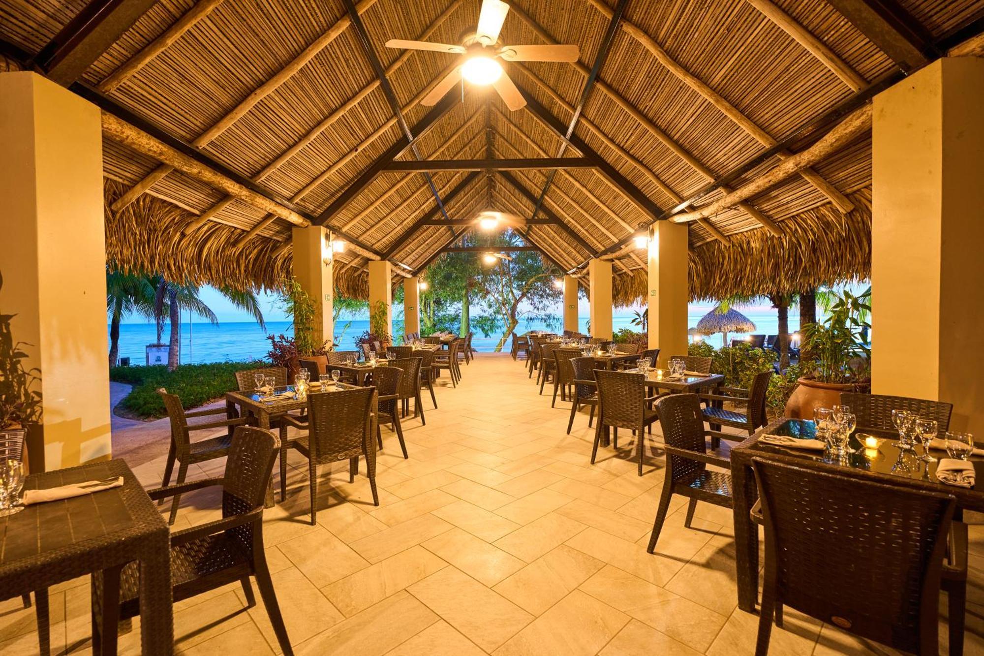 Gran Evenia Bijao Hotel Santa Clara  Luaran gambar The restaurant at the resort
