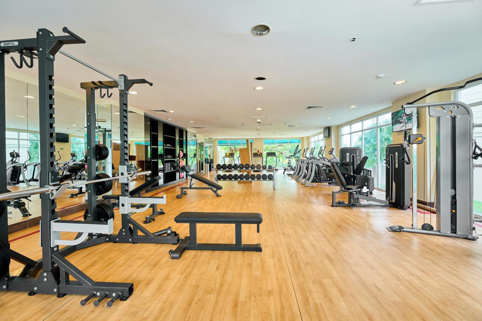 Gran Evenia Bijao Hotel Santa Clara  Luaran gambar A gym in a hotel