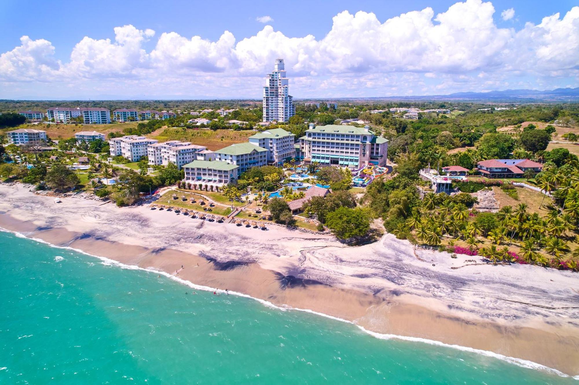 Gran Evenia Bijao Hotel Santa Clara  Luaran gambar Aerial view of the resort