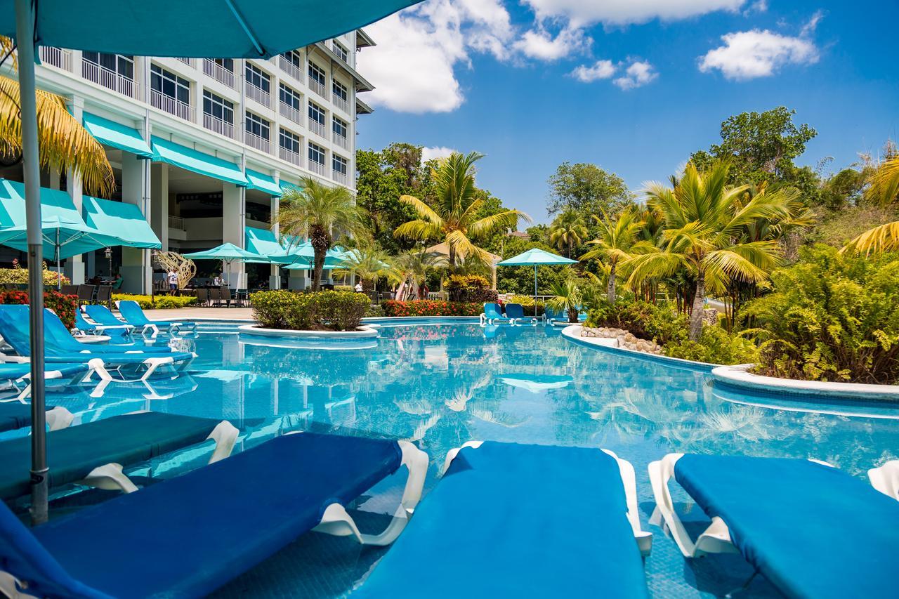 Gran Evenia Bijao Hotel Santa Clara  Luaran gambar The swimming pool at the hotel